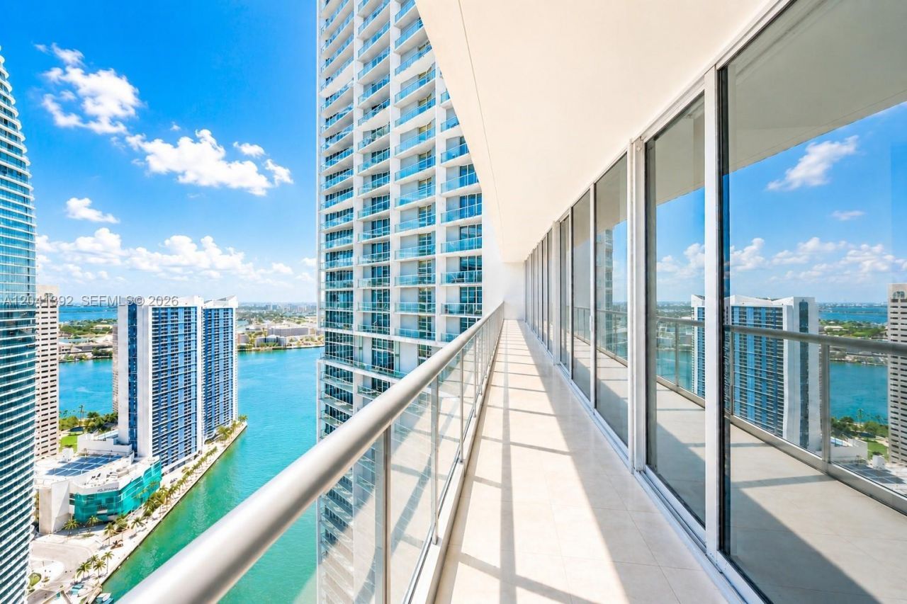 475 Brickell Ave, Unit 4715, Miami, FL 33131 Photo