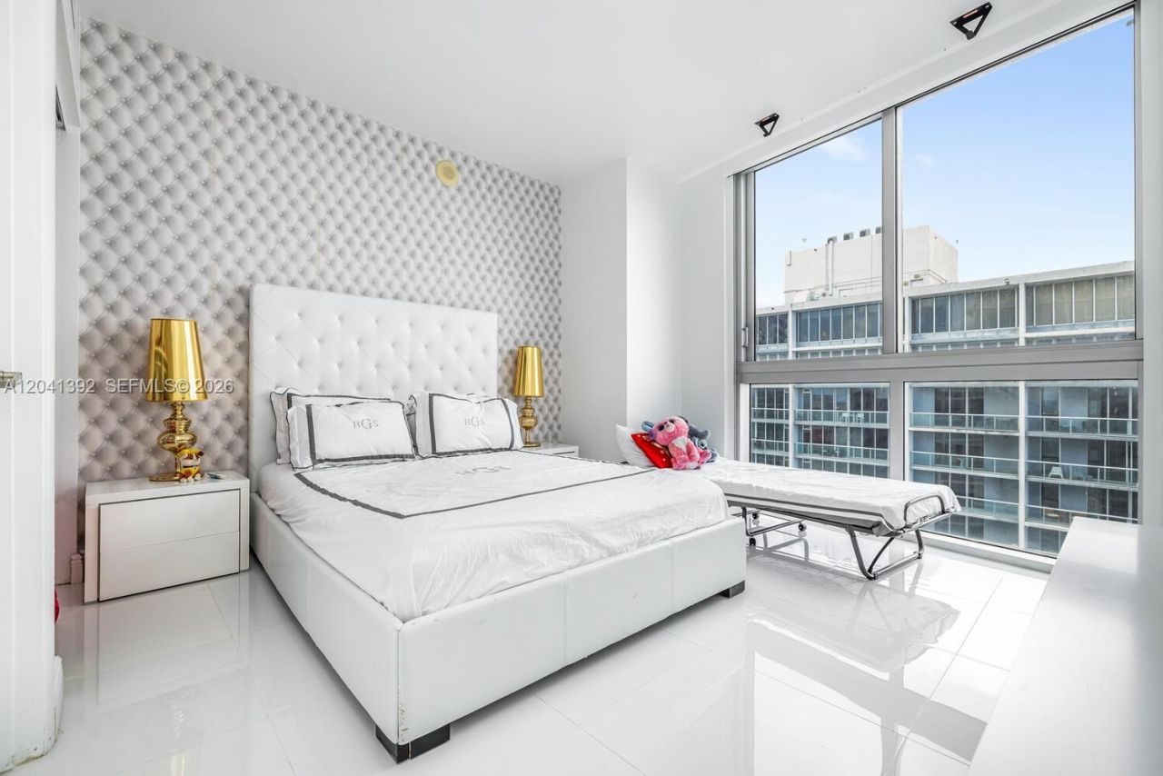 475 Brickell Ave, Unit 4715, Miami, FL 33131 Photo