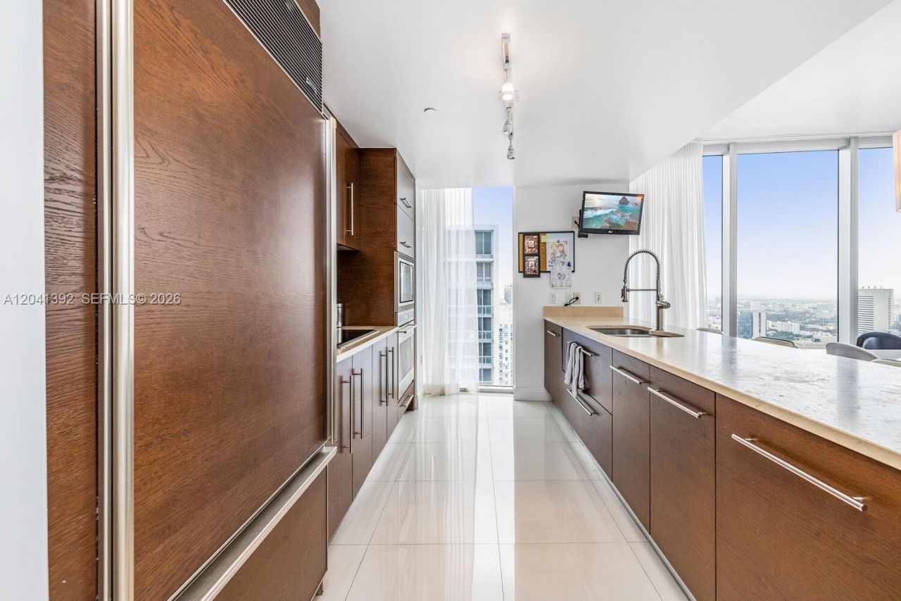 475 Brickell Ave, Unit 4715, Miami, FL 33131 Photo