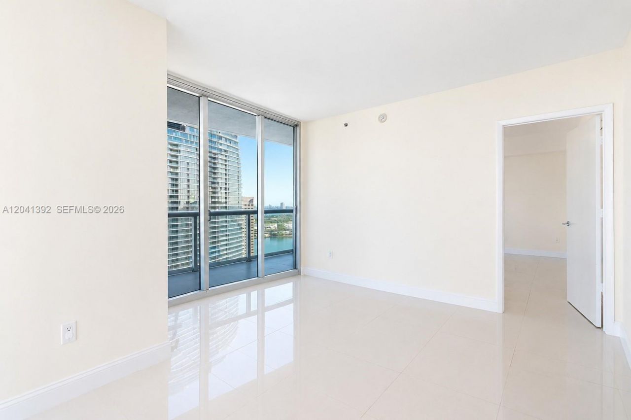 475 Brickell Ave, Unit 4715, Miami, FL 33131 Photo