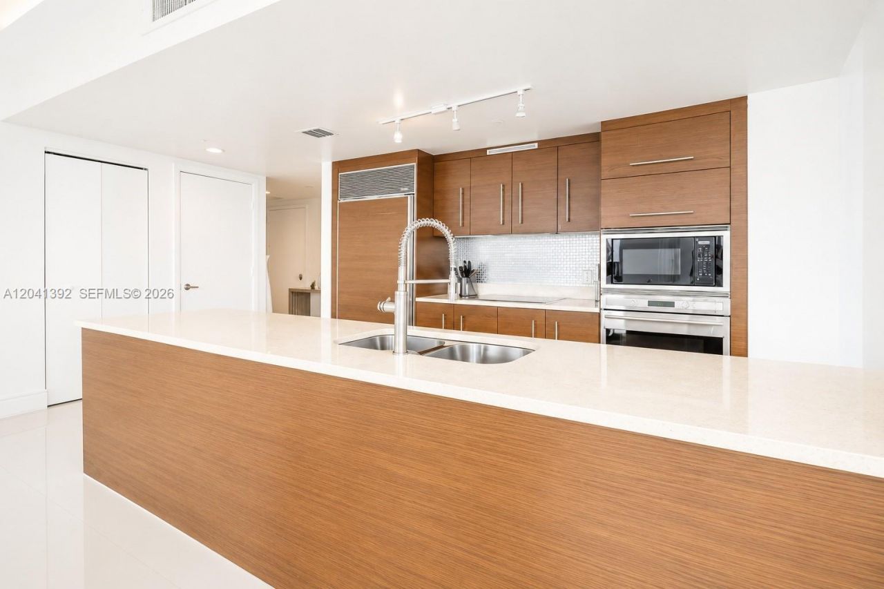 475 Brickell Ave, Unit 4715, Miami, FL 33131 Photo