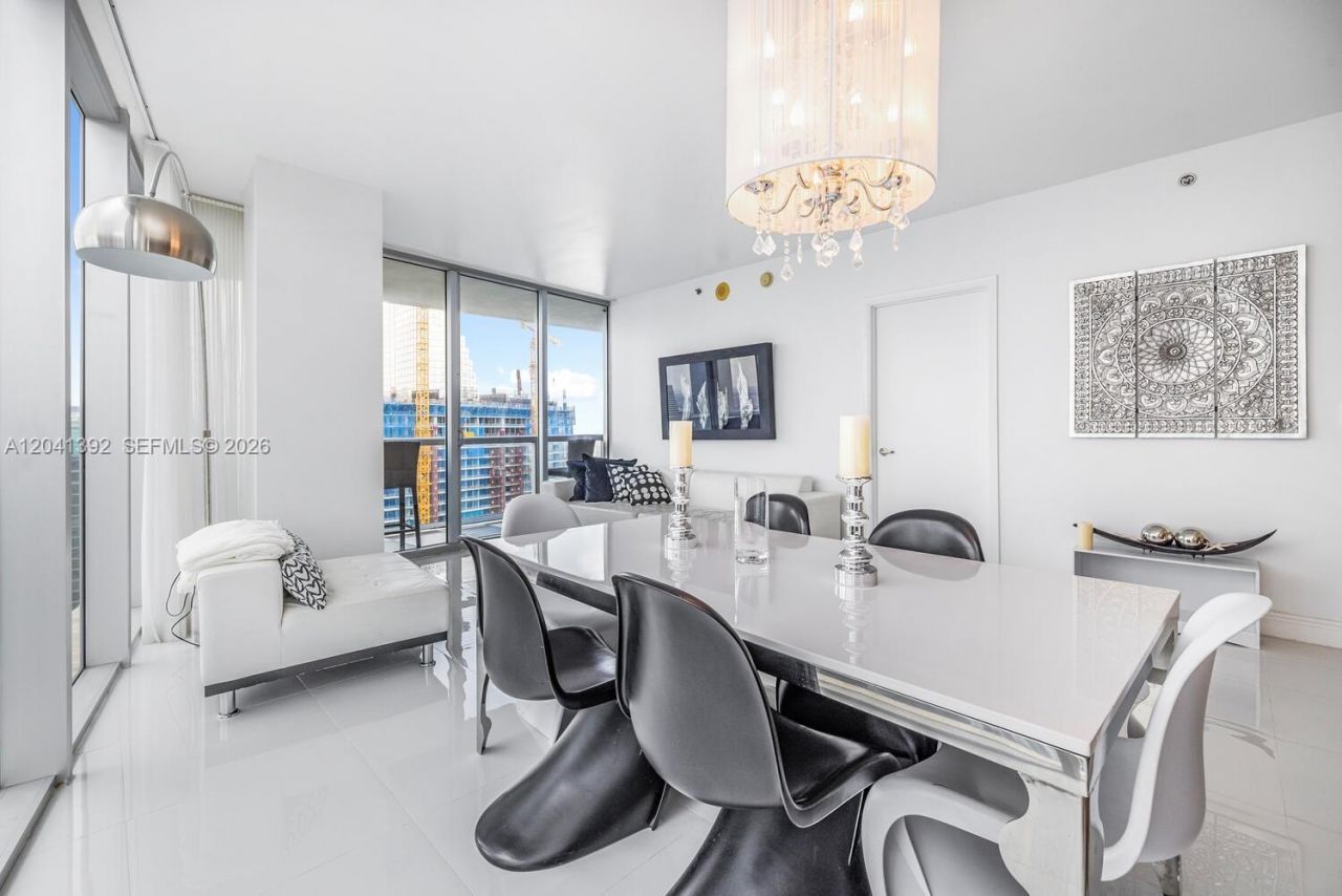 475 Brickell Ave, Unit 4715, Miami, FL 33131 Photo