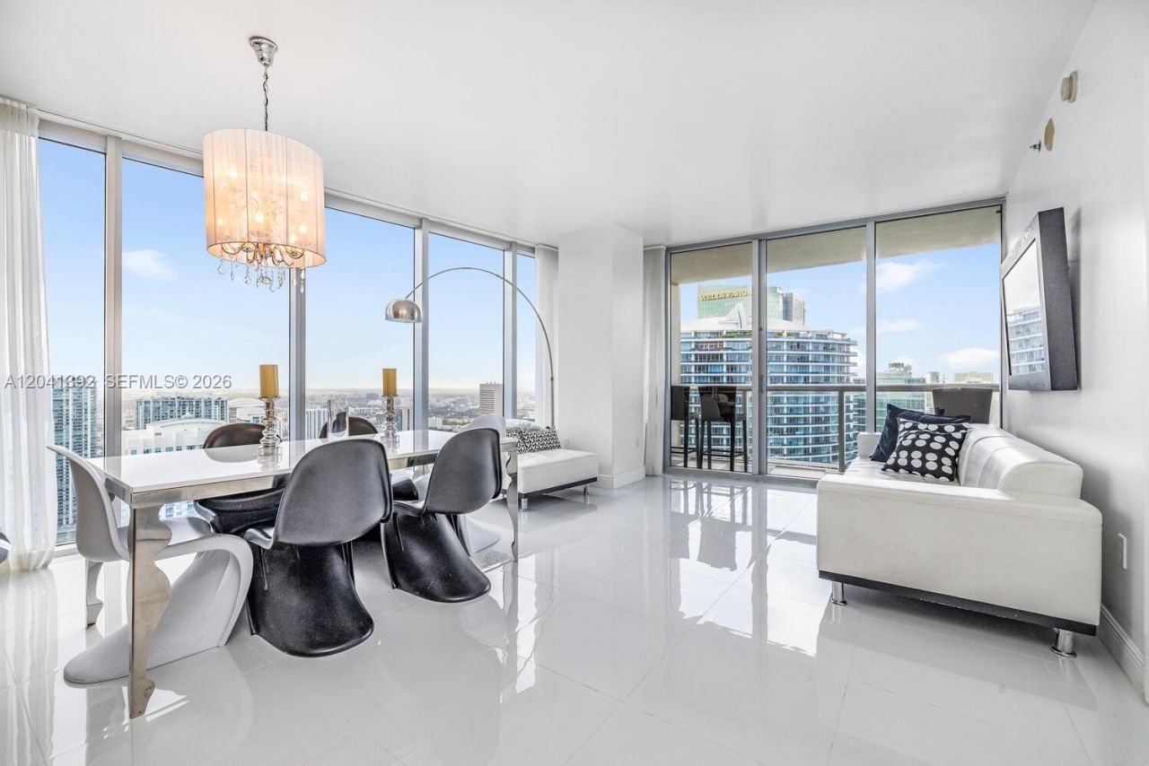 475 Brickell Ave, Unit 4715, Miami, FL 33131 Photo