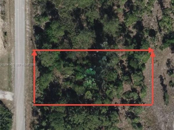 1012 Henry Ave. , Lehigh Acres, FL 33972