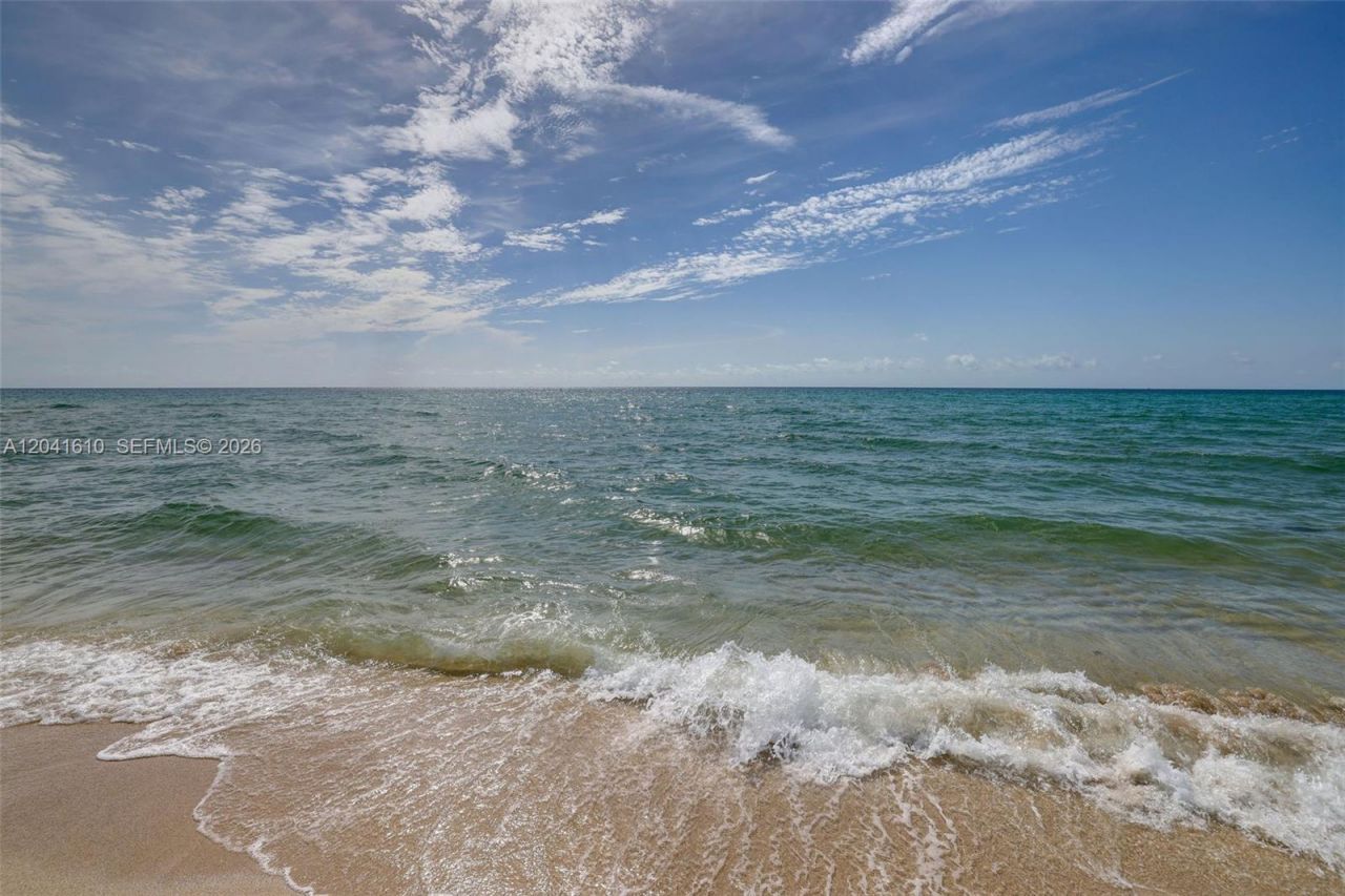 6801 Collins Ave, Unit DOOR 606, Miami Beach, FL 33141 Photo