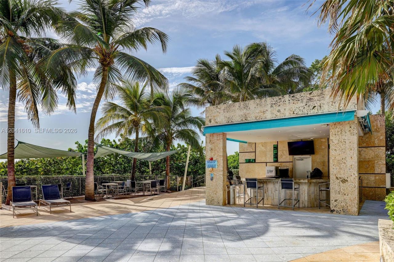 6801 Collins Ave, Unit DOOR 606, Miami Beach, FL 33141 Photo