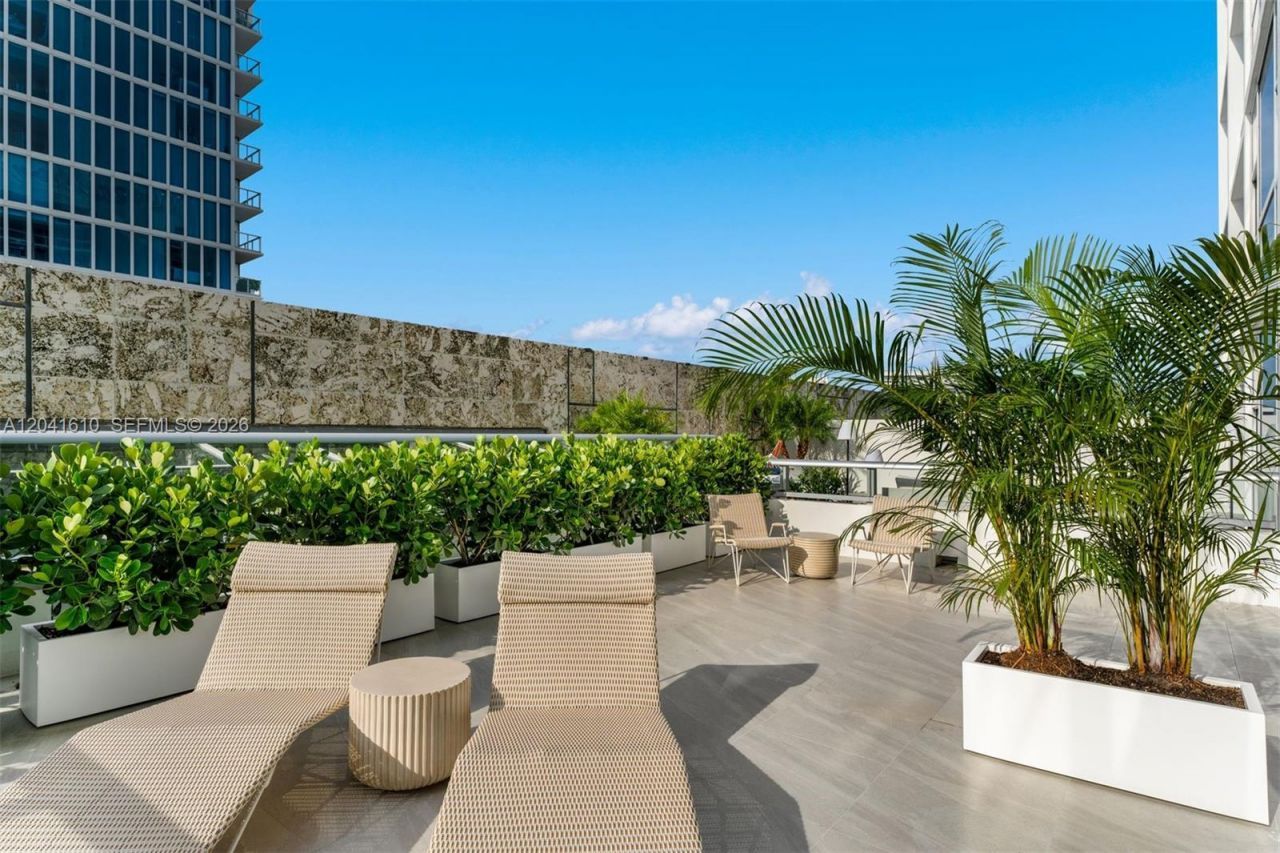 6801 Collins Ave, Unit DOOR 606, Miami Beach, FL 33141 Photo