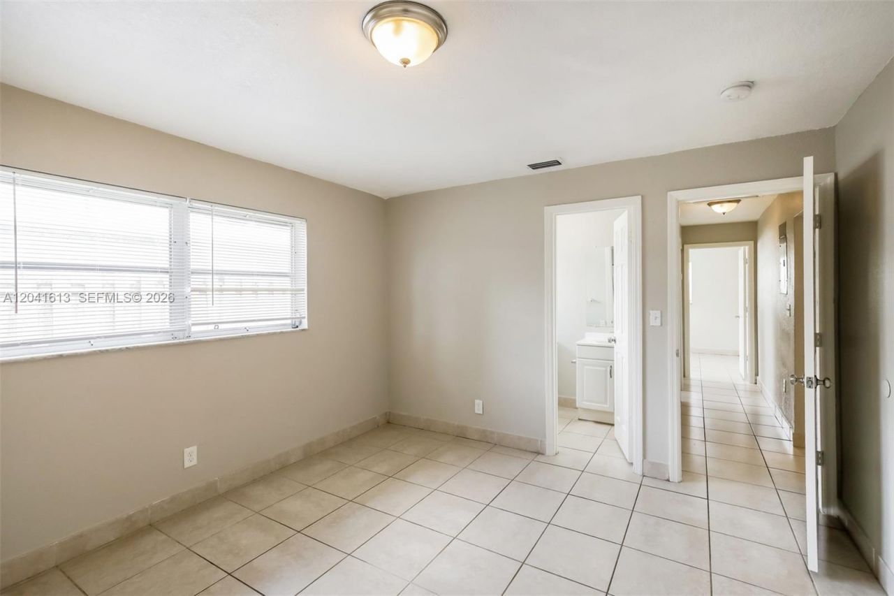 3333 NW 32nd Ct, Lauderdale Lakes, FL 33309 Photo