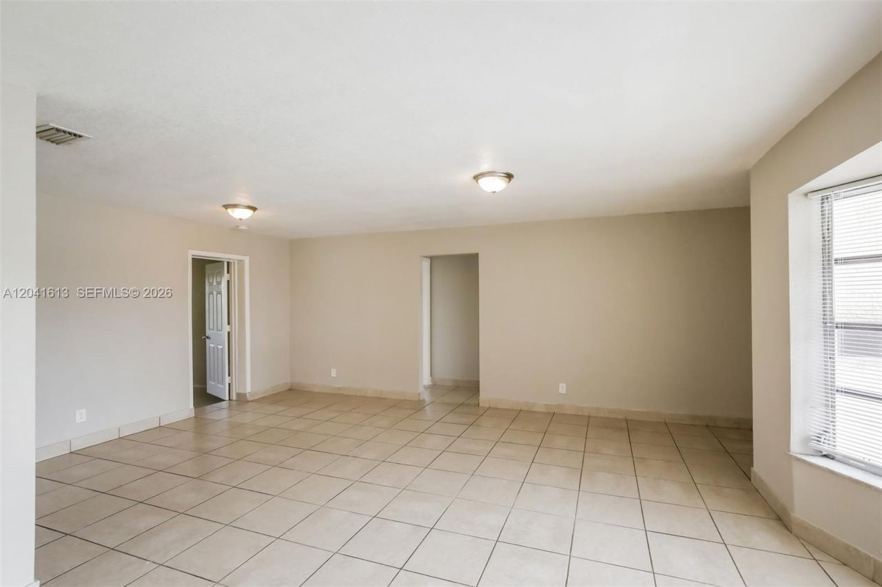 3333 NW 32nd Ct, Lauderdale Lakes, FL 33309 Photo