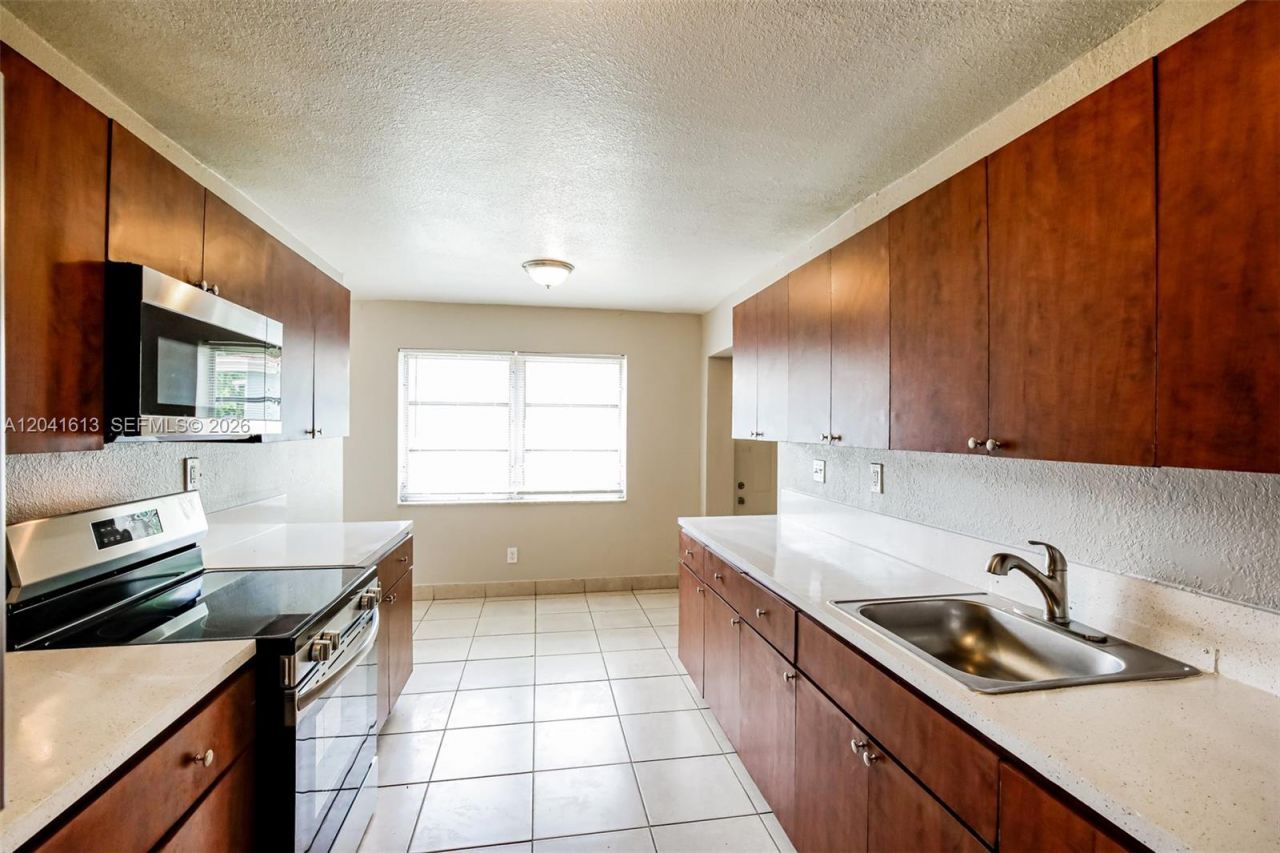 3333 NW 32nd Ct, Lauderdale Lakes, FL 33309 Photo