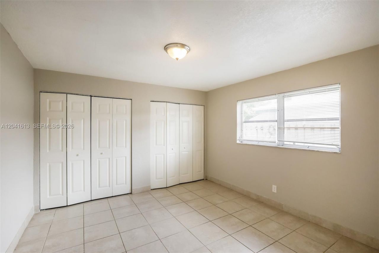 3333 NW 32nd Ct, Lauderdale Lakes, FL 33309 Photo