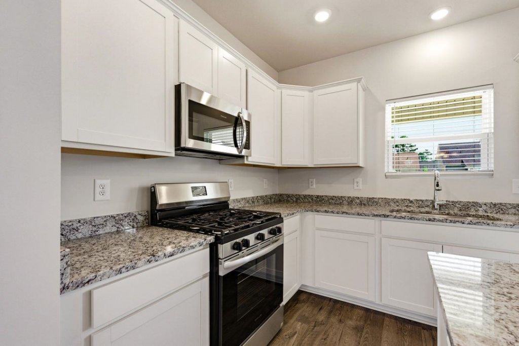 2416 Campton Loop  Photo 10