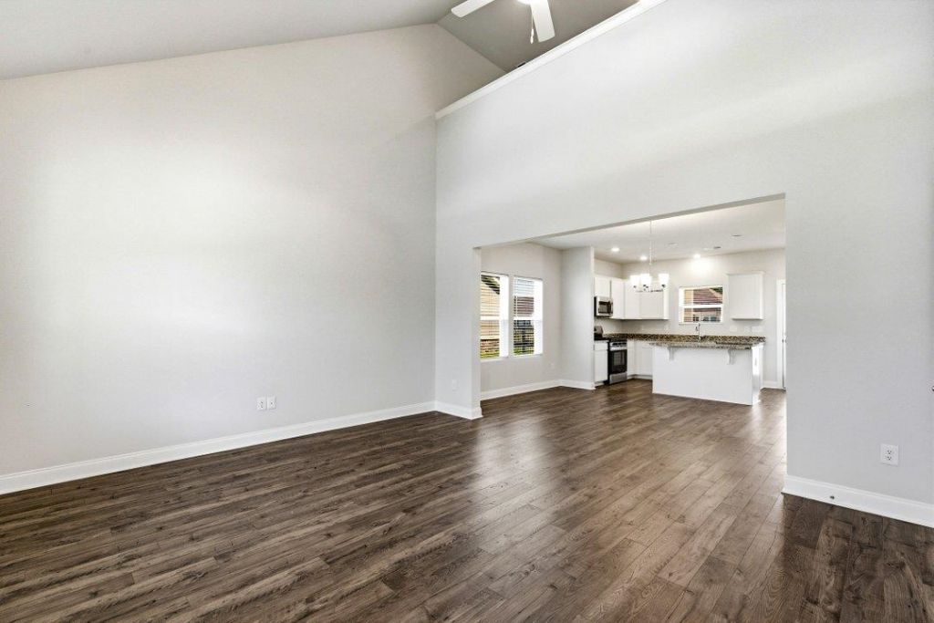 2416 Campton Loop  Photo 4