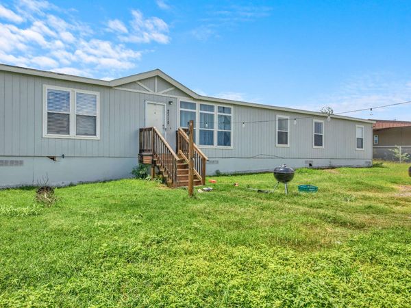 271 Alma LN , Kyle, TX 78640
