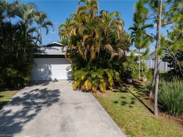 208 NE 9th AVE , CAPE CORAL, FL 33909