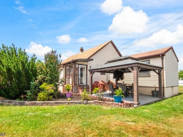 26 N 9Th Ave, Manville, NJ 08835