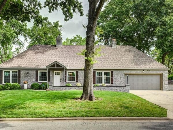 2016 W 83rd Terrace, Leawood, KS 66206