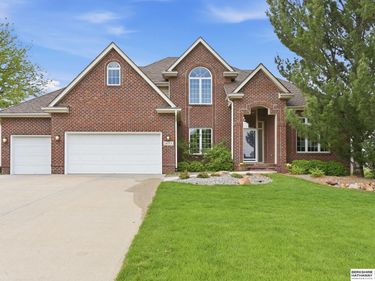 16173 Bedford Avenue, Omaha, NE 68116
