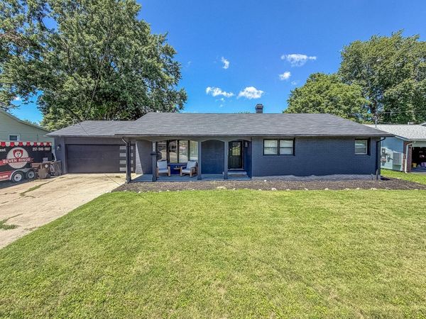 400 W Wing Street , Bement, IL 61813