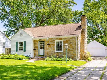 1122 Burnett Avenue, Ames, IA 50010