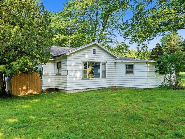 1401 71st Street, Fennville, MI 49408