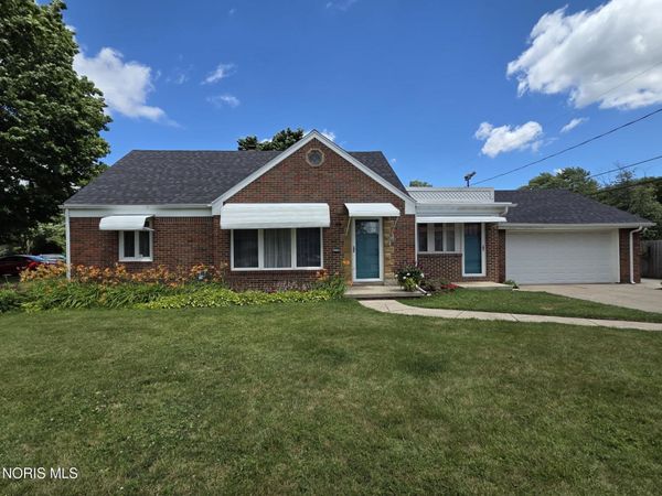 2063 Wilshire Avenue , Toledo, OH 43614