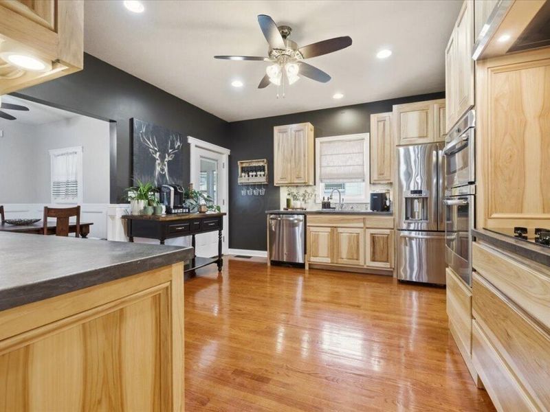 44 S Hartford Avenue, Centerburg, OH 43011 Photo 6