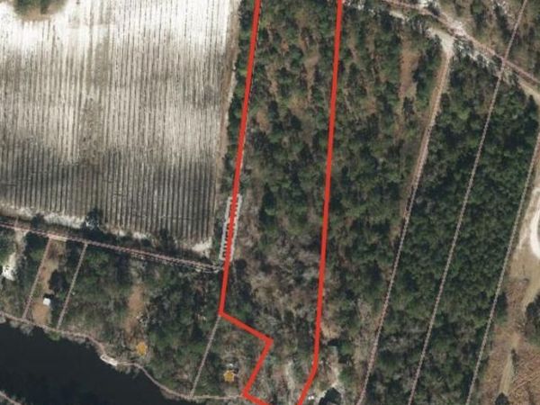 373 River Trail , Burgaw, NC 28425