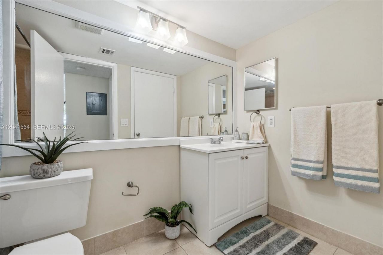 5672 Rock Island Rd , Unit 254, Tamarac, FL 33319 Photo