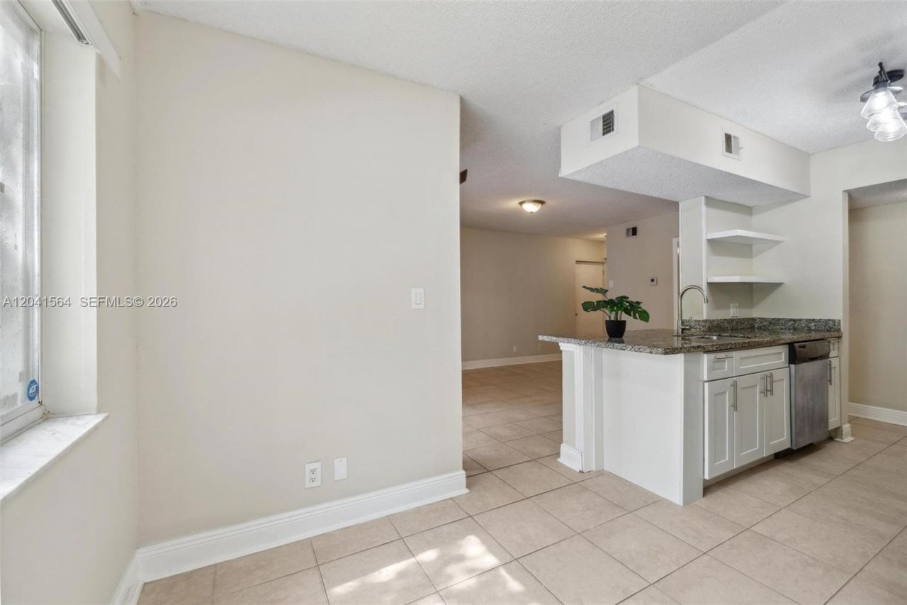 5672 Rock Island Rd , Unit 254, Tamarac, FL 33319 Photo