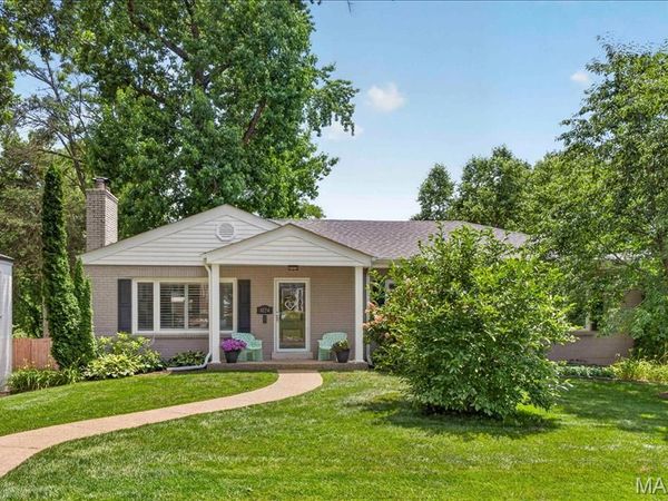 8124 Halifax Drive , Clayton, MO 63105