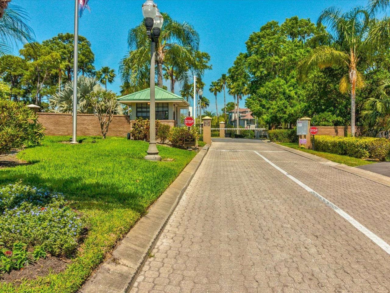 2057 N Pointe Alexis Drive, Tarpon Springs, FL 34689 Photo