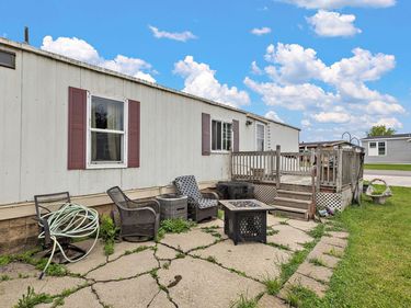 400 22 1/2 Street NW, Stewartville, MN 55976