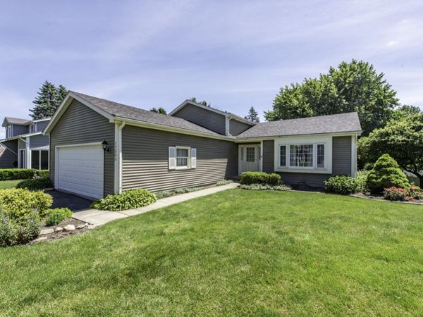 17505 W Woodland Drive , Grayslake, IL 60030