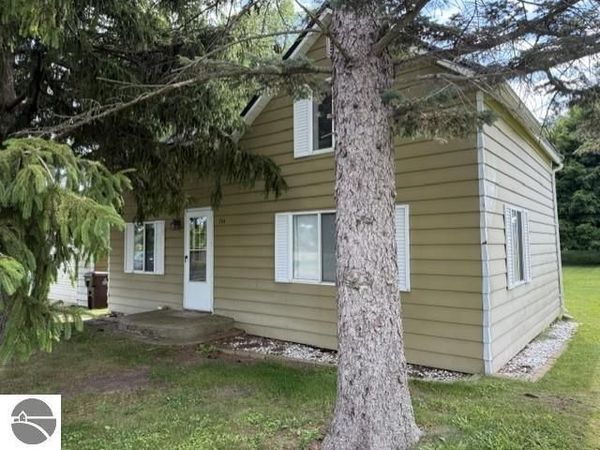 744 Saint Johns Street, Ithaca, MI 48847