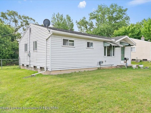 4901 Lowcroft , Lansing, MI 48910