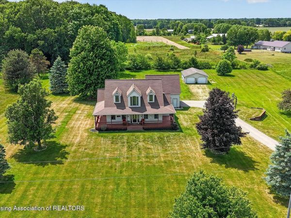 17120 Stuart Road, Chesaning, MI 48616
