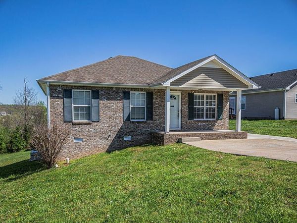 955 Russet Dr, Clarksville, TN 37040