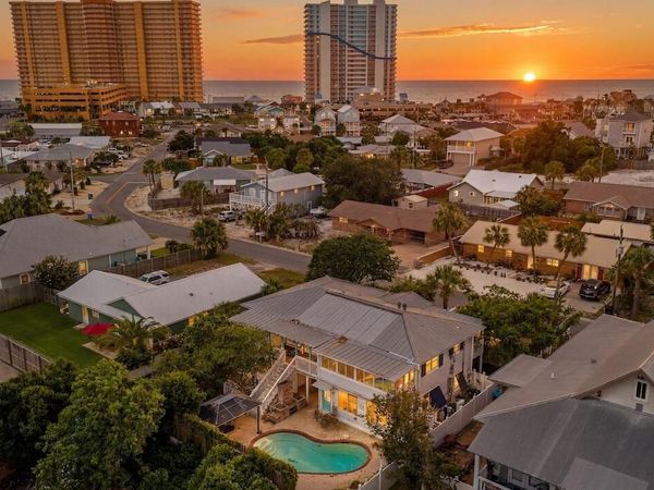 3912 Benbow Street , Panama City Beach, FL 32408