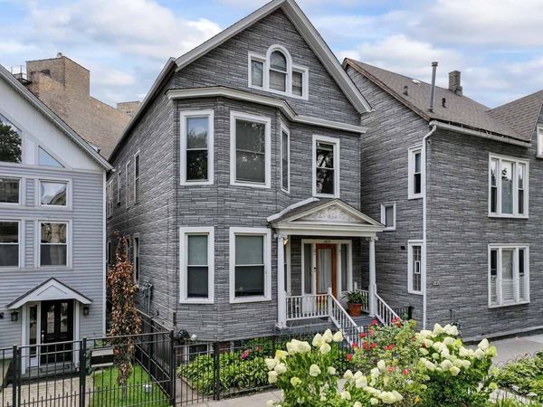1429 W Barry Avenue , Unit 2, Chicago, IL 60657