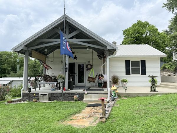 220 E ROSE Street , Cave In Rock, IL 62919