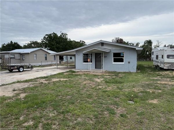 217 Palmetto St , Lake Placid, FL 33852