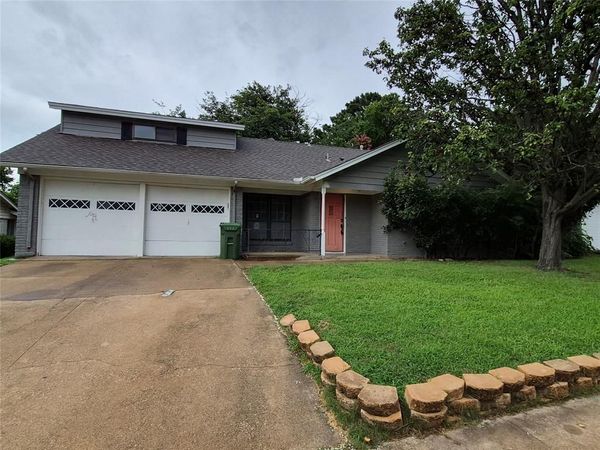 744 Willow Street , Hurst, TX 76053