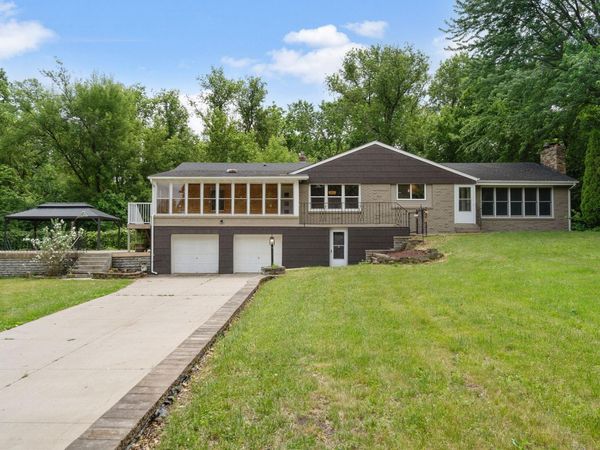 30 Woodridge Lane, Sunfish Lake, MN 55077