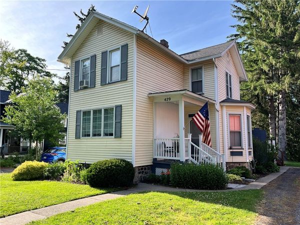 429 W Main Street , Palmyra, NY 14522