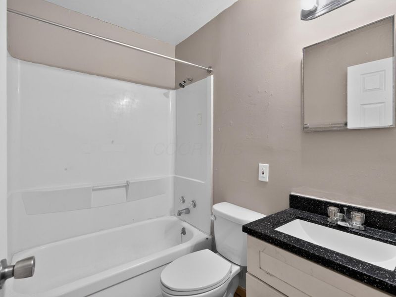 1948 Argyle Drive, Columbus, OH 43219 Photo 13