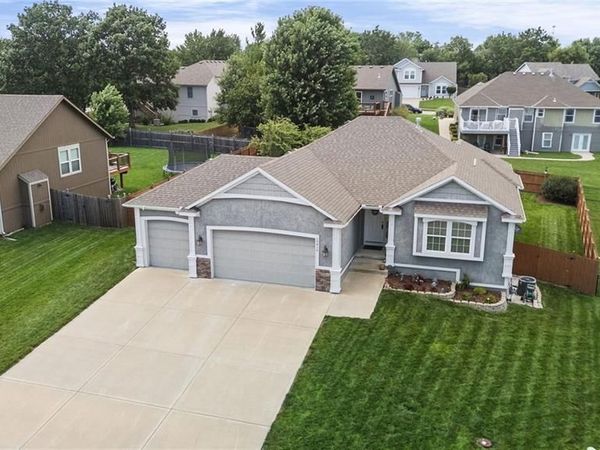 15416 Juniper Lane, Basehor, KS 66007