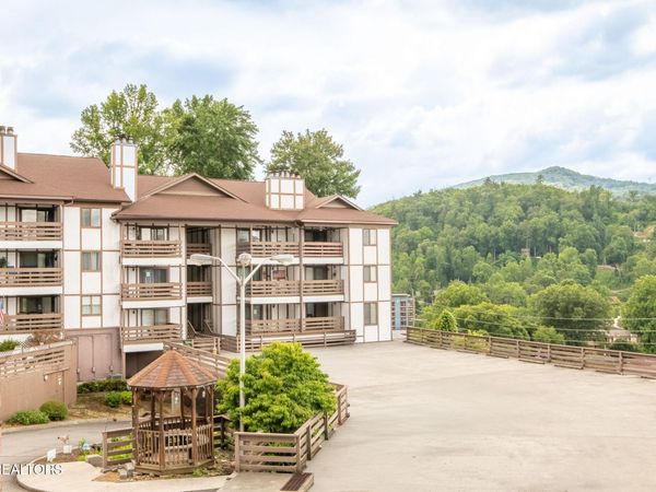 616 Turkey Nest Rd, Gatlinburg, TN 37738
