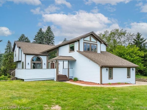 1083 N Livernois Road , Rochester Hills, MI 48306
