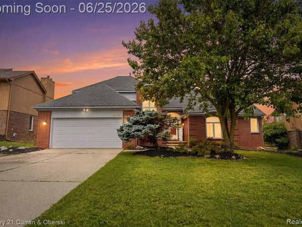 30785 Mystic Forest Drive, Farmington Hills, MI 48331